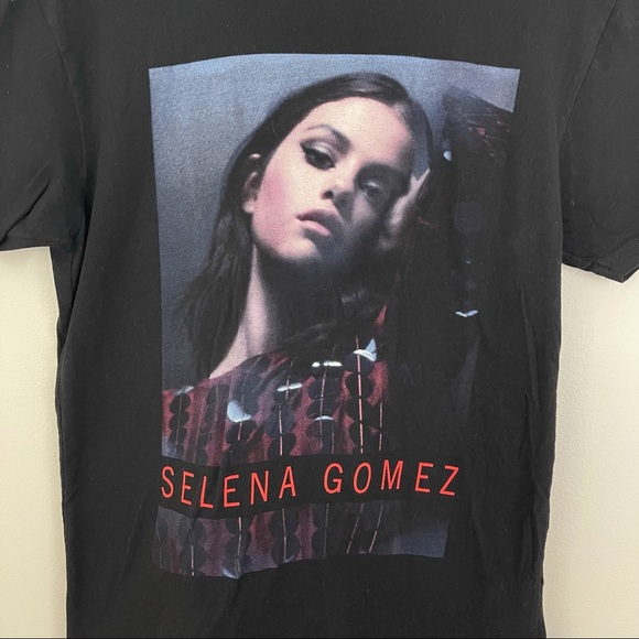 !SOLD! SELENA GOMEZ Black Revival Tour 2016 Graphic Band Tee - Picture 5 of 9